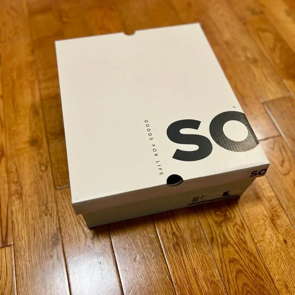 Women's Black Fur-Lined Boots Cozy with Cute Buttons - Picture 2 of 7